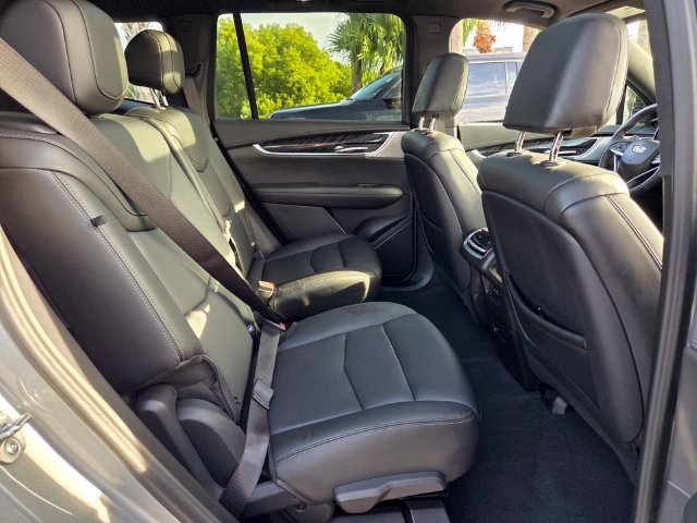 Used 2024 Cadillac XT6 Premium Luxury FWD image 16