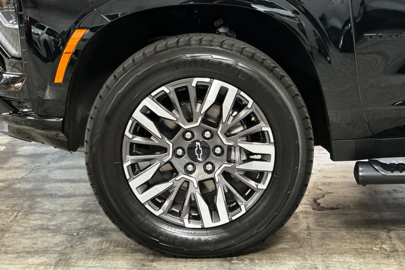 Used 2025 Chevrolet Tahoe Z71 AWD/4WD image 27