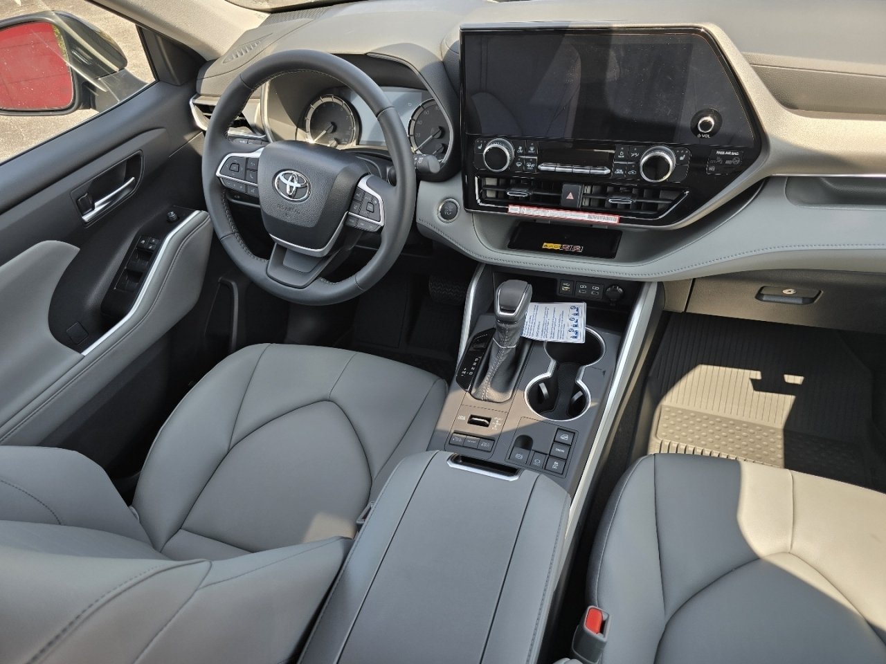 New 2026 Toyota Highlander XLE AWD/4WD image 23
