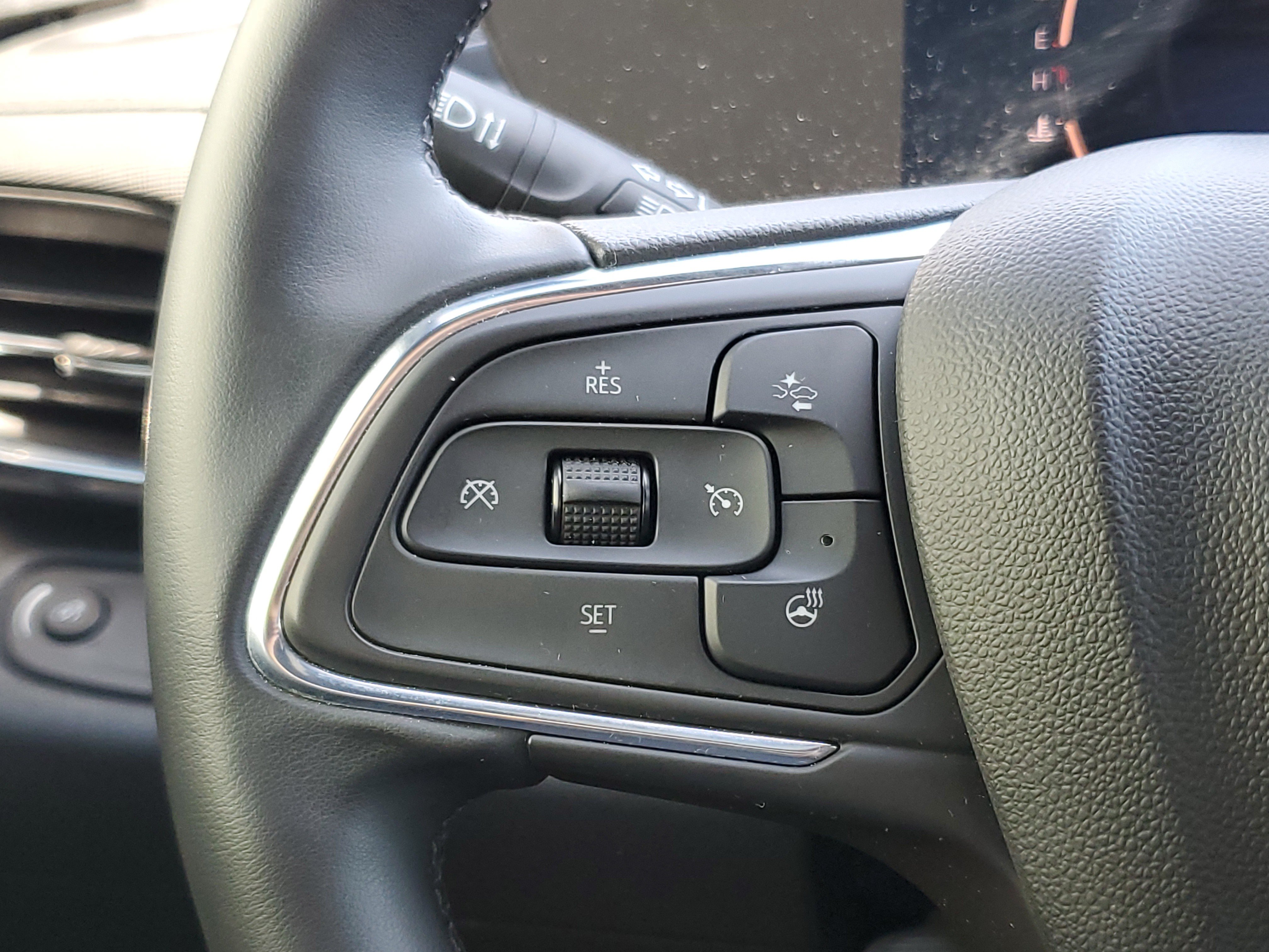 Used 2025 Buick Envista Sport Touring w/ Convenience I Package FWD image 24