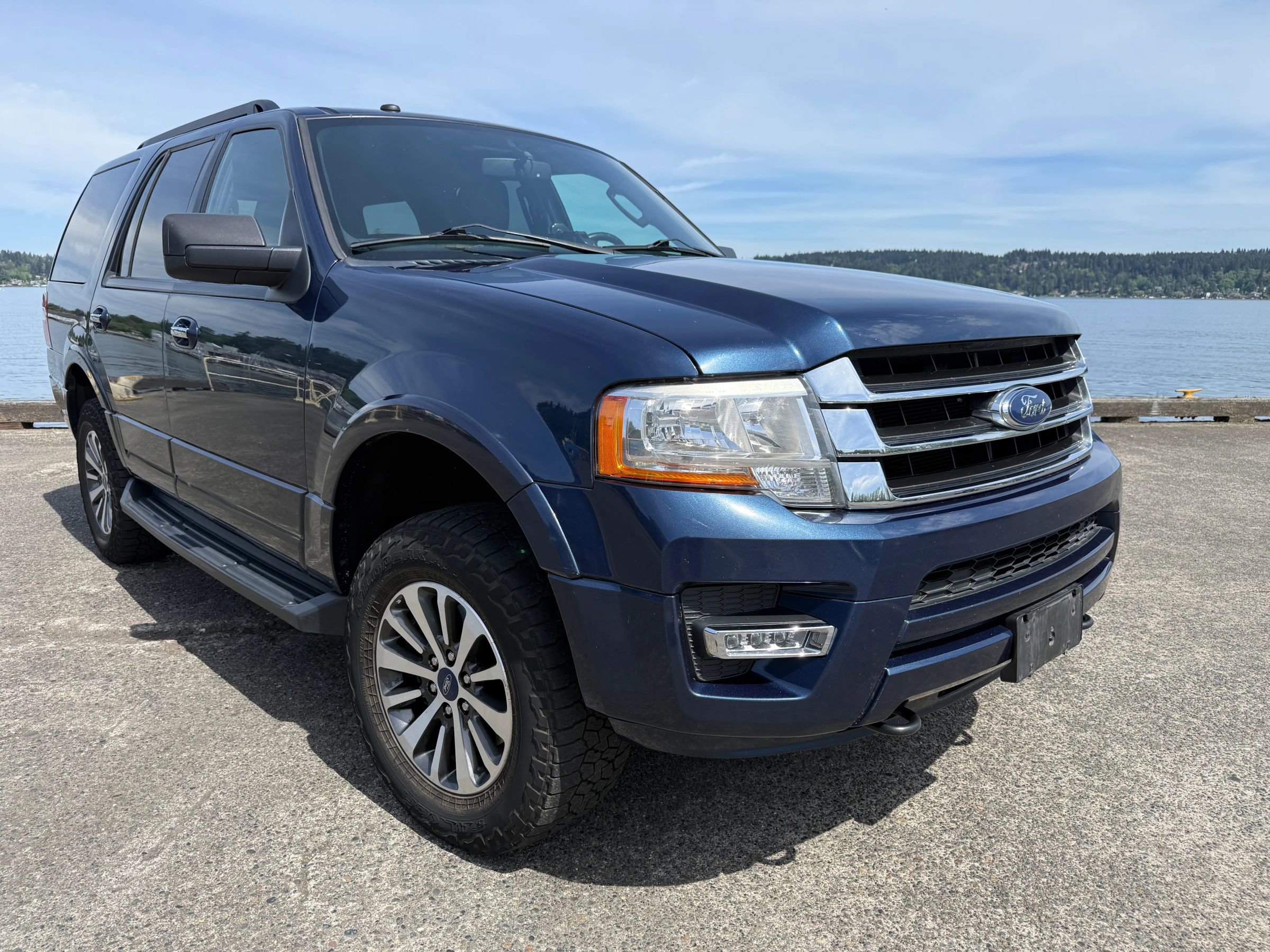 Used 2017 Ford Expedition XLT AWD/4WD image 7