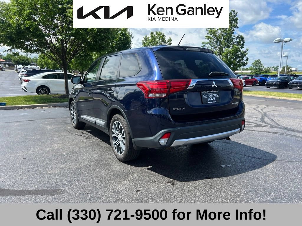 Used 2016 Mitsubishi Outlander SE AWD/4WD image 13