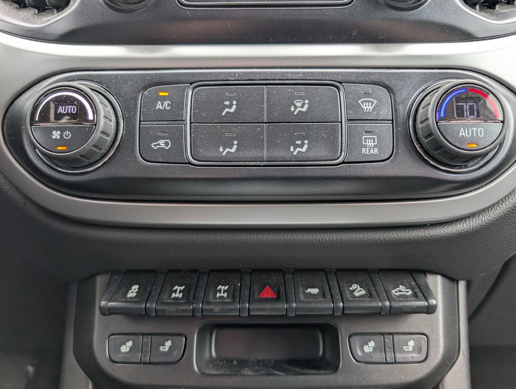 Used 2022 Chevrolet Colorado ZR2 image 17