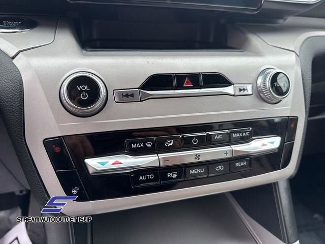 Used 2023 Ford Explorer XLT w/ Equipment Group 202A image 27