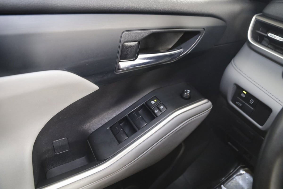 Used 2023 Toyota Highlander XLE image 33