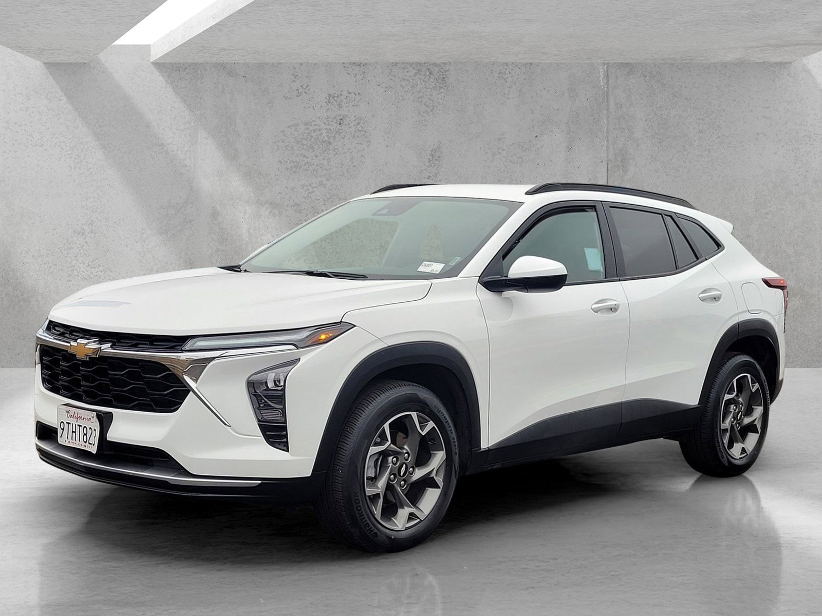 Used 2025 Chevrolet Trax LT w/ LT Convenience Package image 8