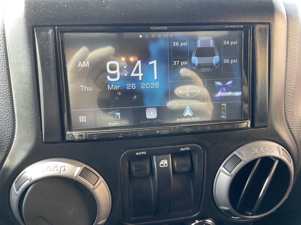 Used 2015 Jeep Wrangler Sport w/ Quick Order Package 24S AWD/4WD image 18