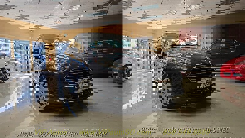 Used 2018 Ford Focus SE FWD image 1