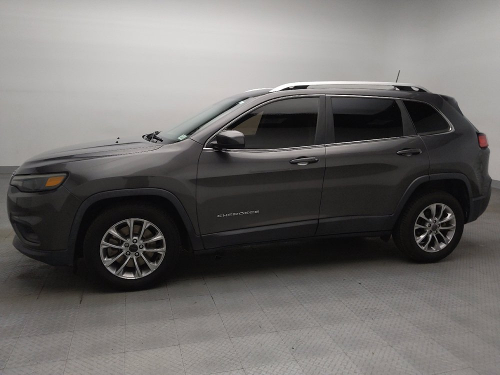Used 2019 Jeep Cherokee Latitude Plus FWD image 2
