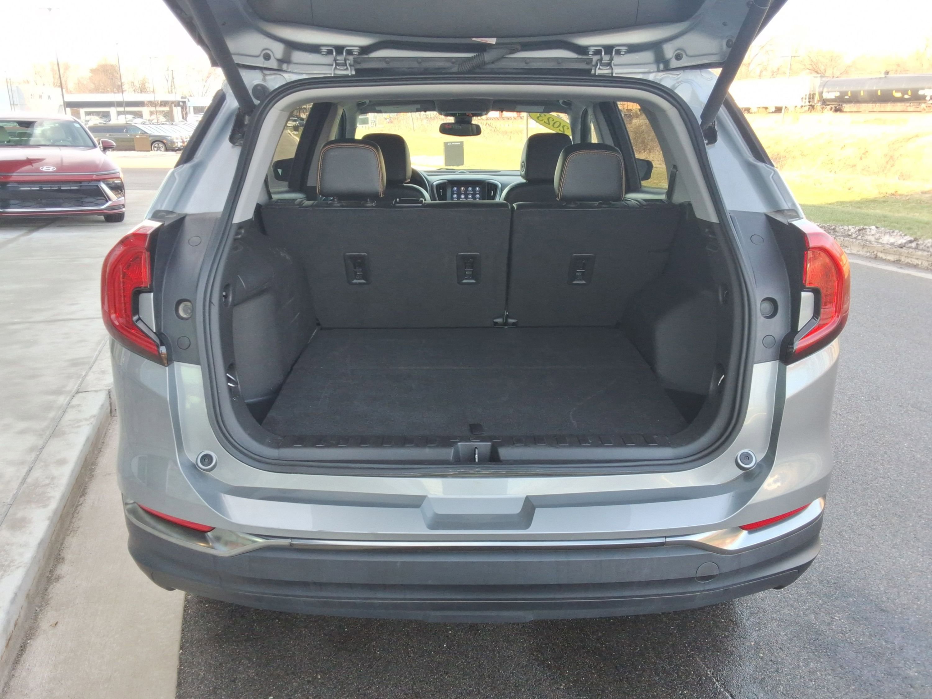 Used 2023 GMC Terrain AT4 image 29