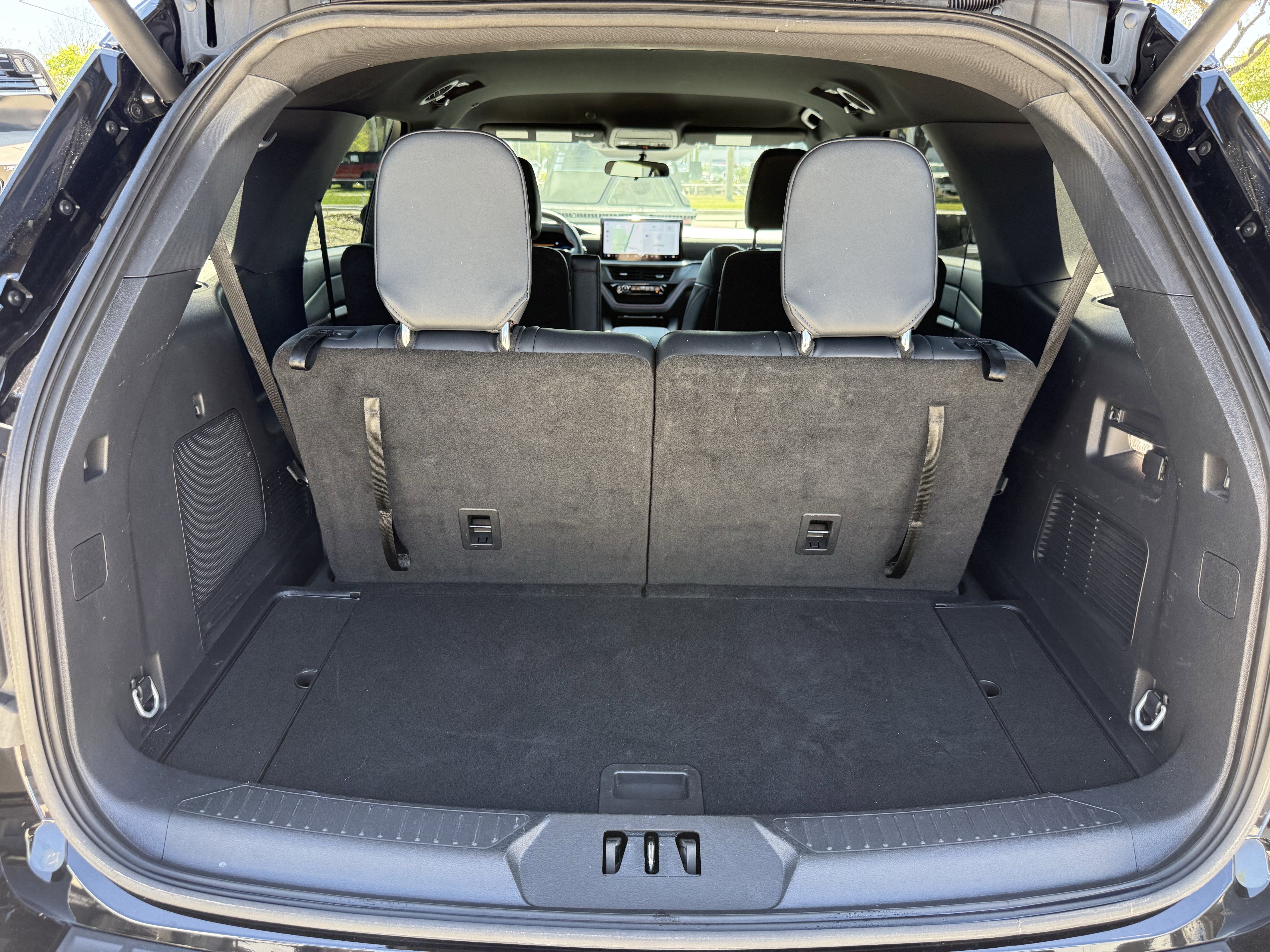 Used 2025 Ford Explorer ST-Line image 33