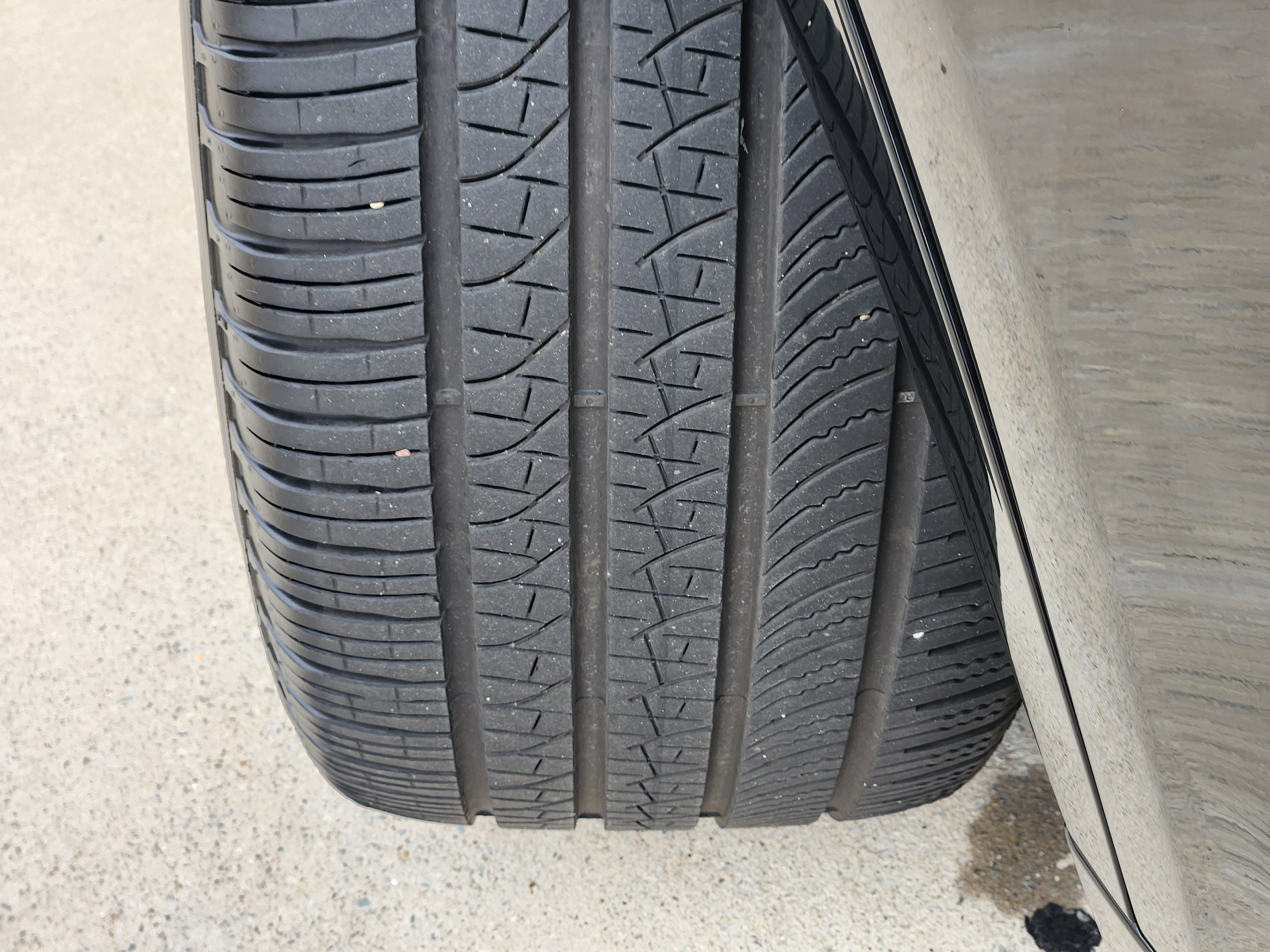 Certified 2025 Land Rover Discovery Dynamic SE image 12