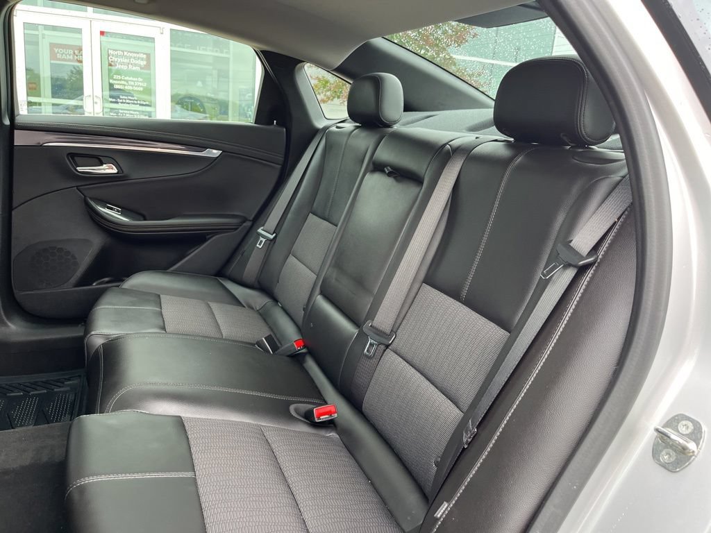 Used 2016 Chevrolet Impala LT FWD image 12
