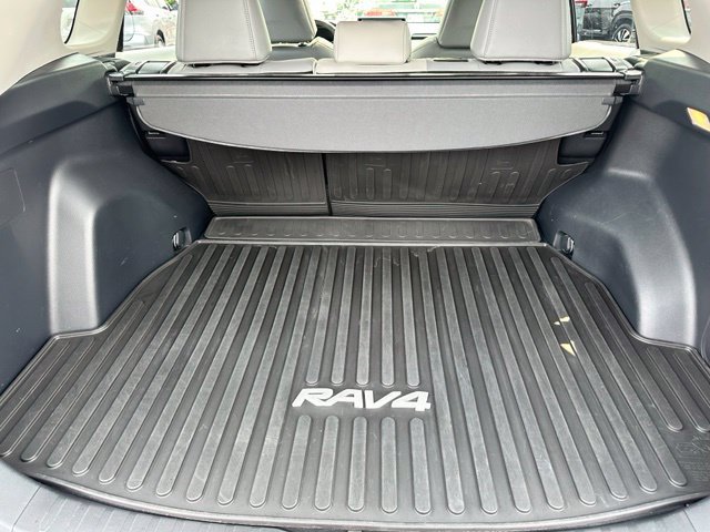 Used 2021 Toyota RAV4 XLE Premium AWD/4WD image 22