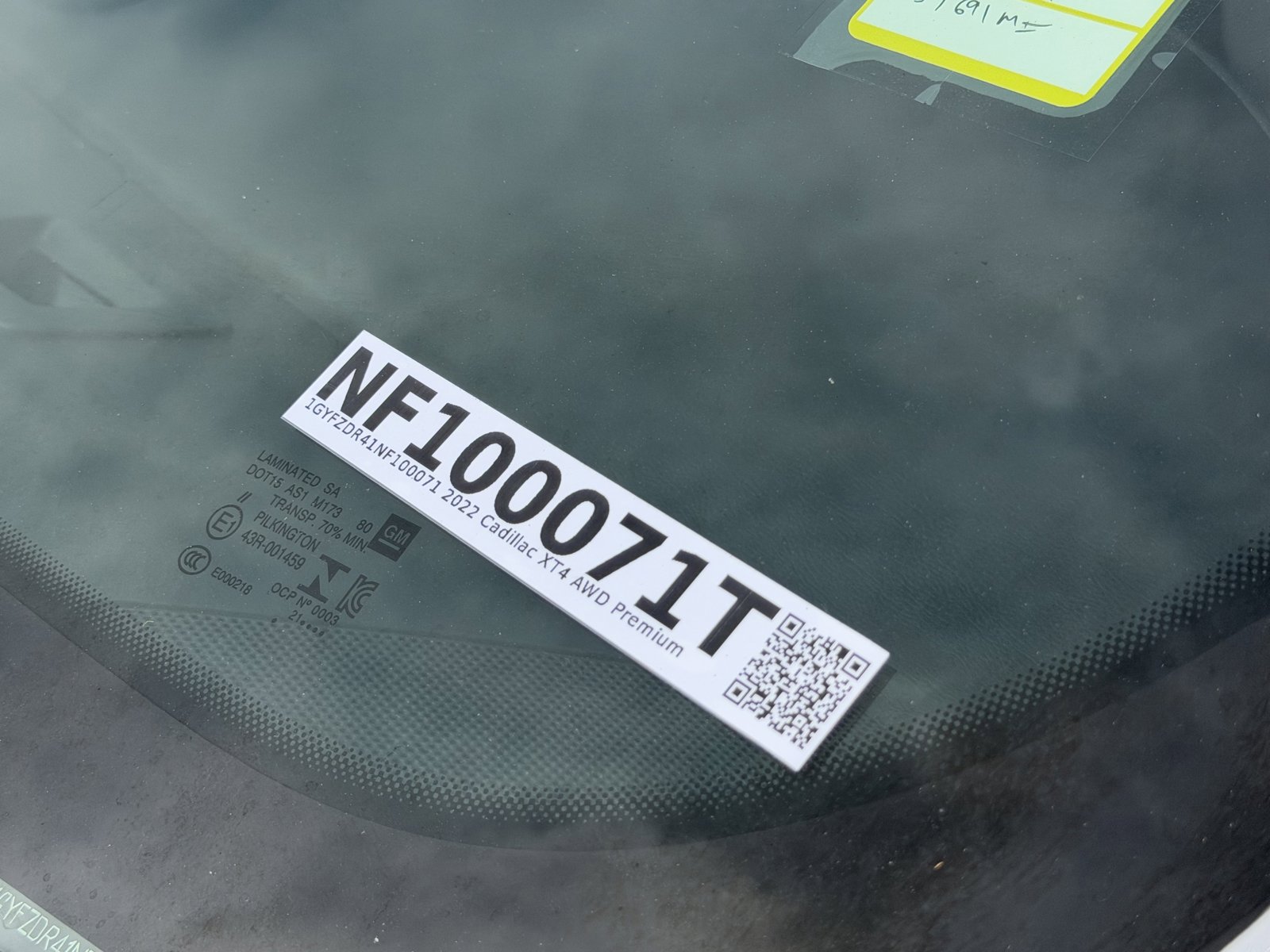 Used 2022 Cadillac XT4 Premium Luxury w/ Safety Alert Package image 17