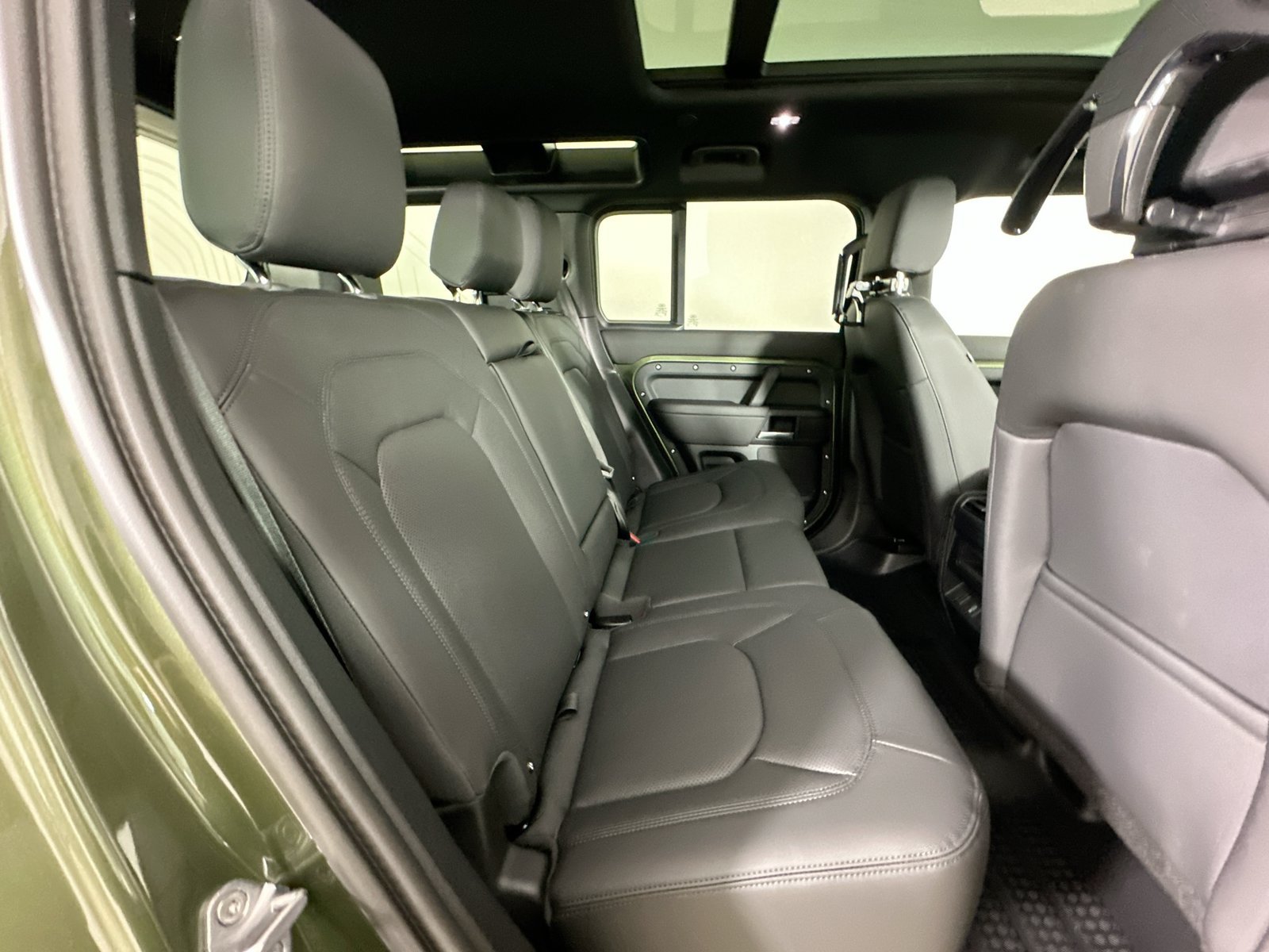 New 2026 Land Rover Defender 110 S AWD/4WD image 42