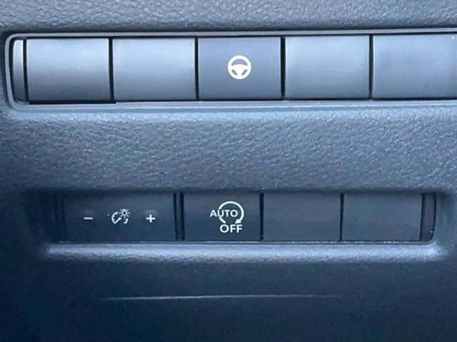 Used 2023 Nissan Rogue SV image 34