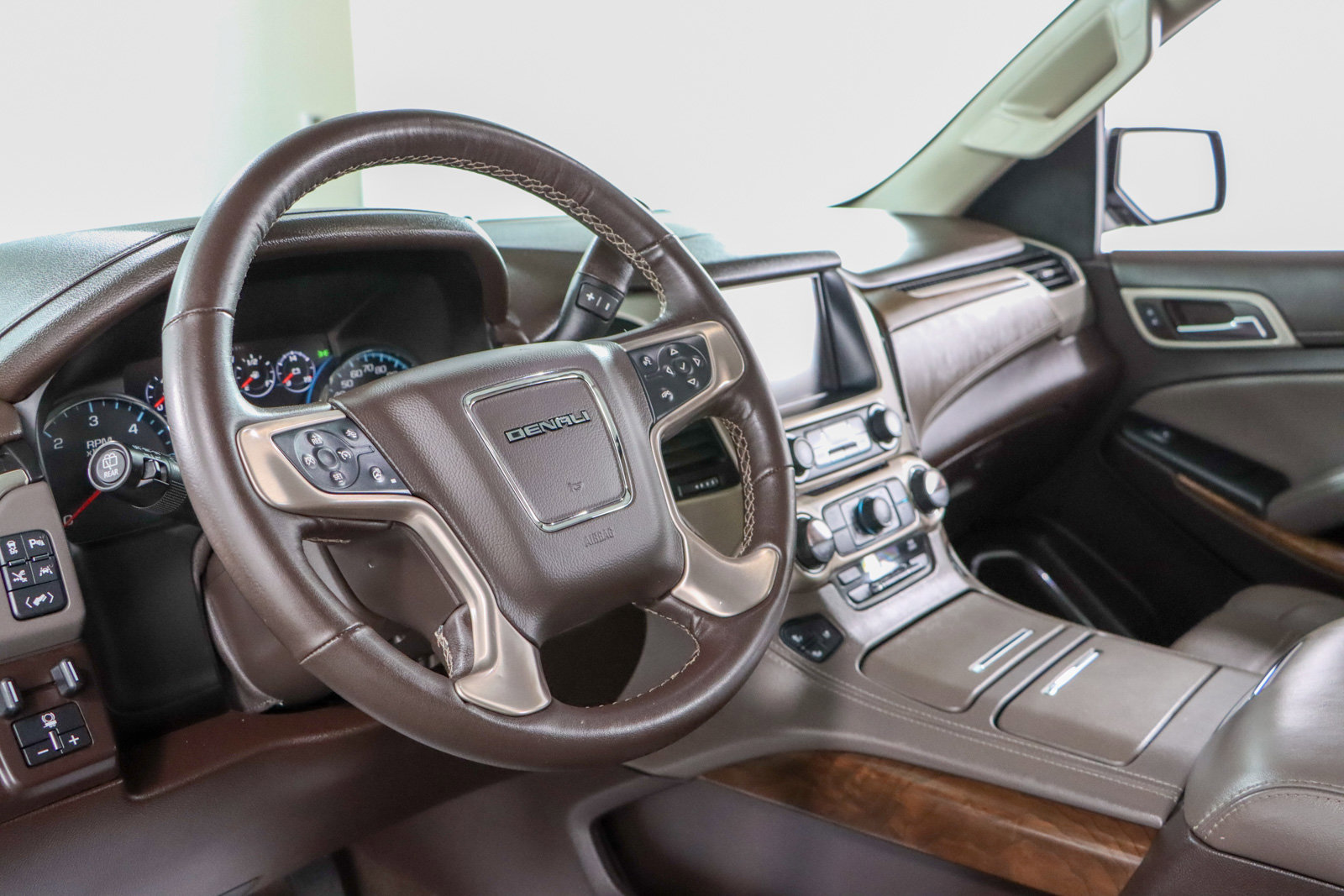 Used 2018 GMC Yukon Denali w/ Denali Ultimate Package image 28