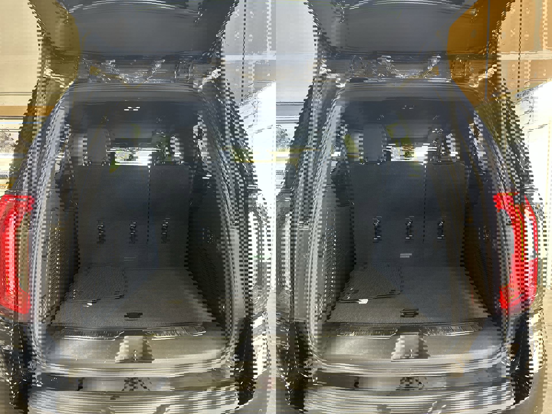 Used 2022 GMC Yukon XL Denali image 28