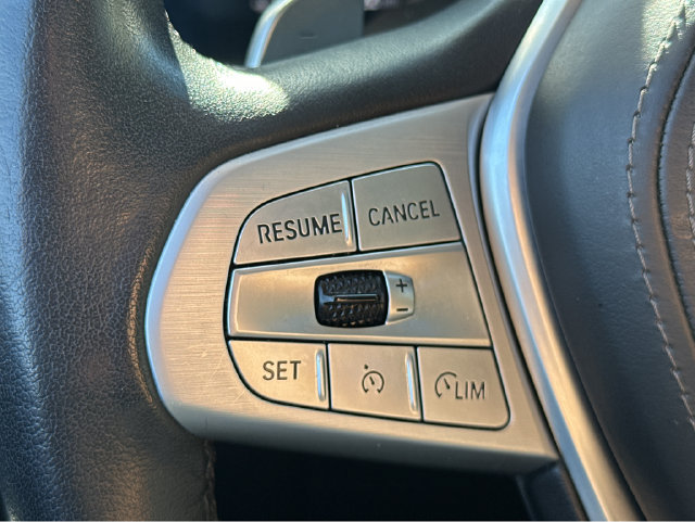 Used 2022 BMW X7 xDrive40i w/ Premium Package AWD/4WD image 34