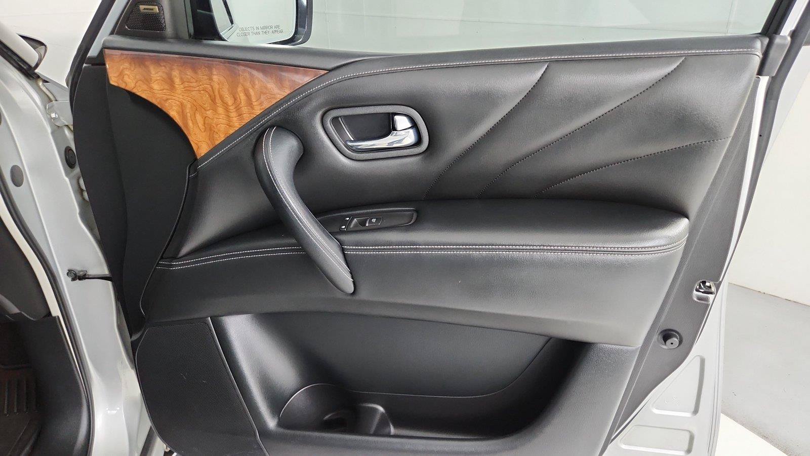 Used 2016 INFINITI QX80 4WD w/ Deluxe Technology Package image 33