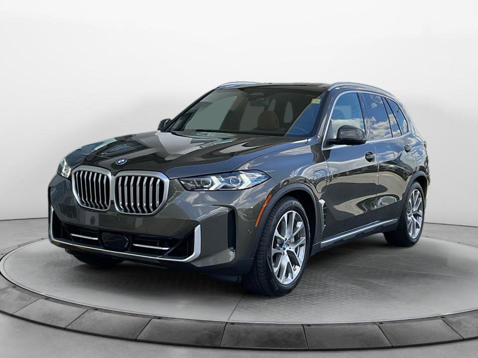 Used 2025 BMW X5 xDrive50e w/ Premium Package AWD/4WD image 3