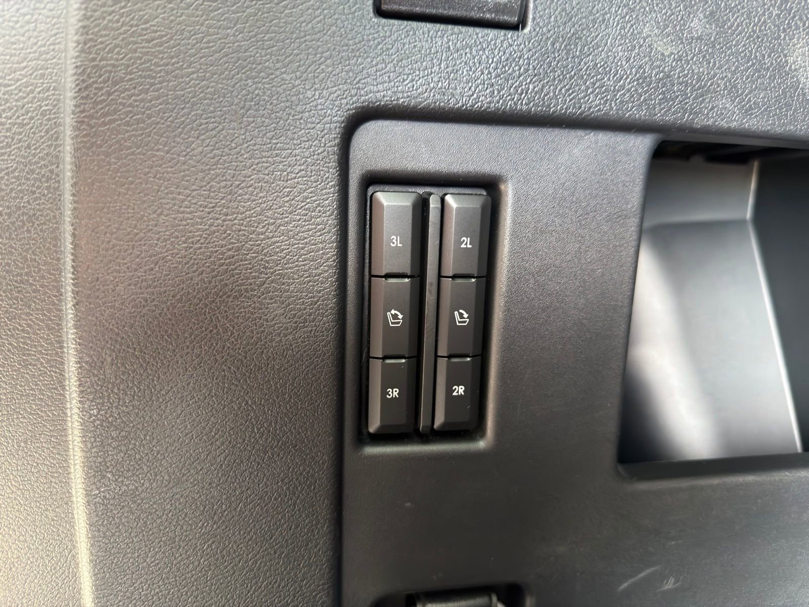 Used 2023 Lincoln Navigator Reserve AWD/4WD image 10