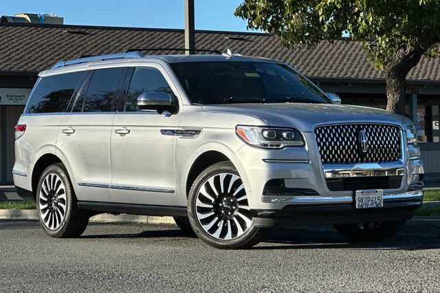 Used 2024 Lincoln Navigator Black Label image 2