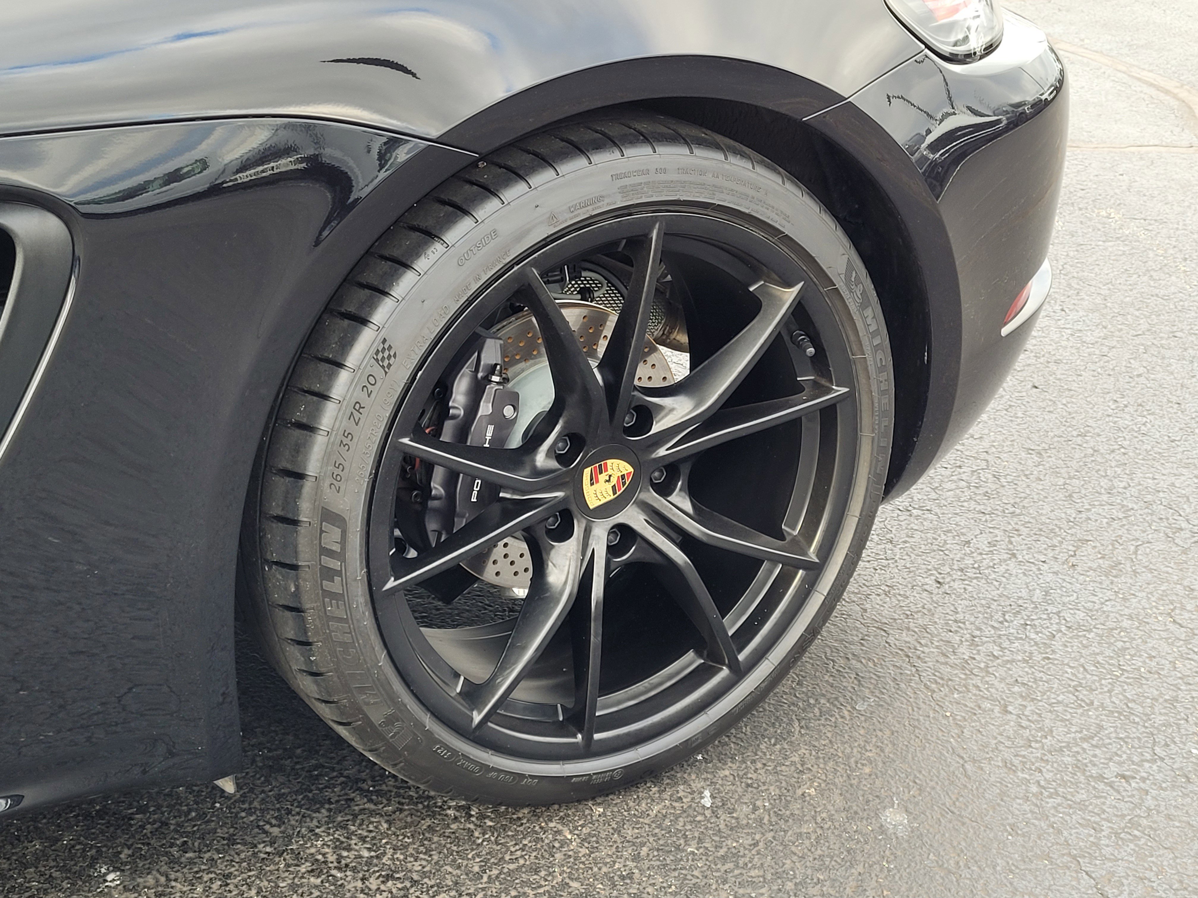 Used 2025 Porsche 718 Cayman image 11