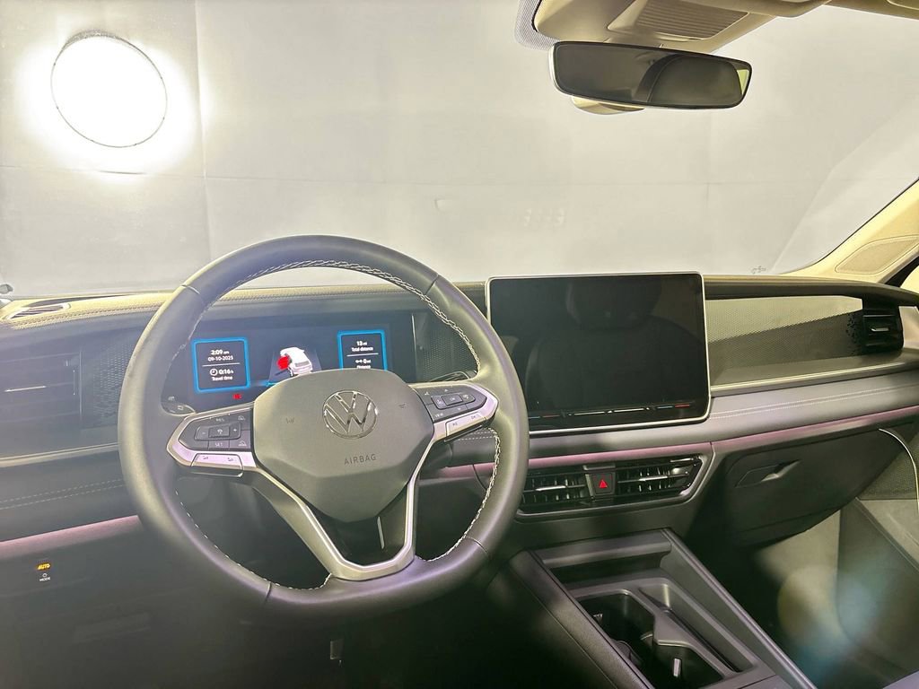 New 2025 Volkswagen Tiguan SE image 12