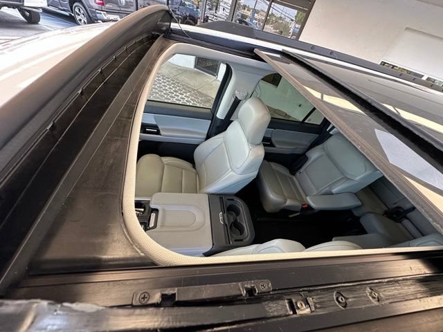 Certified 2025 Ford Expedition Active AWD/4WD image 7