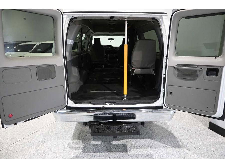 Used 2012 Ford E-350 and Econoline 350 XLT image 27