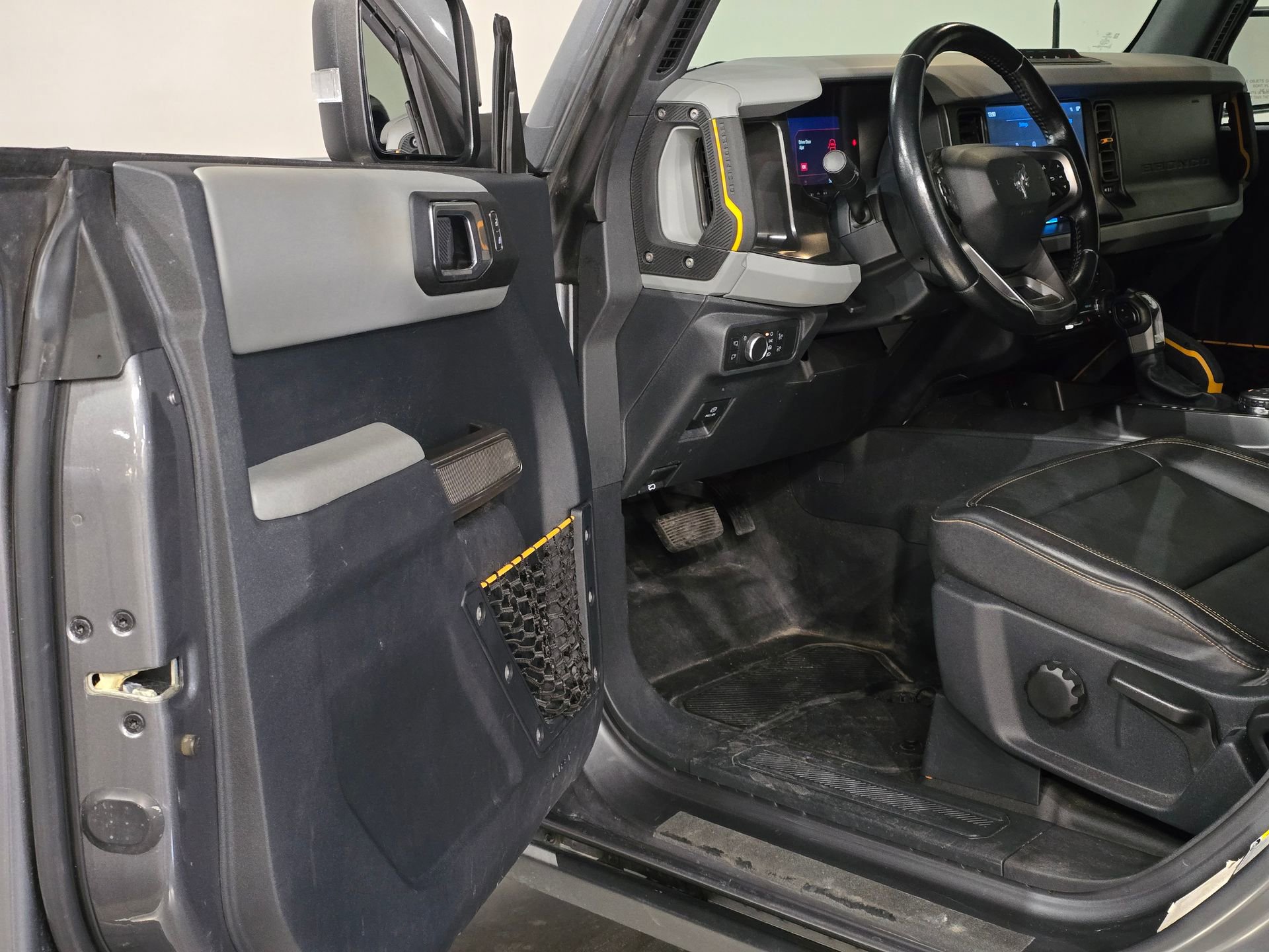 Used 2021 Ford Bronco Badlands image 16