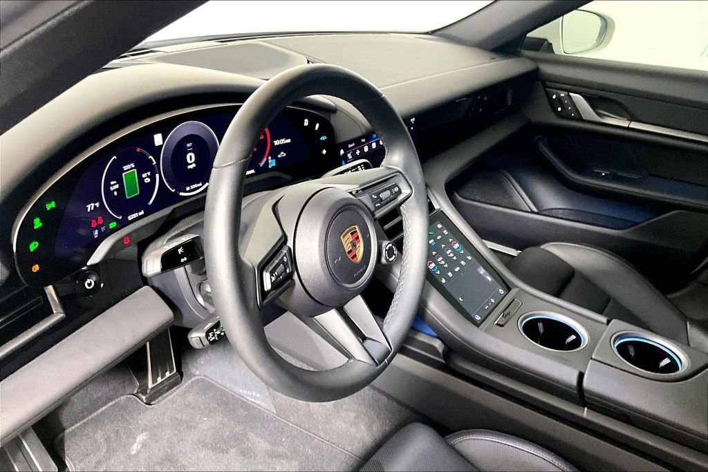 Used 2025 Porsche Taycan image 10