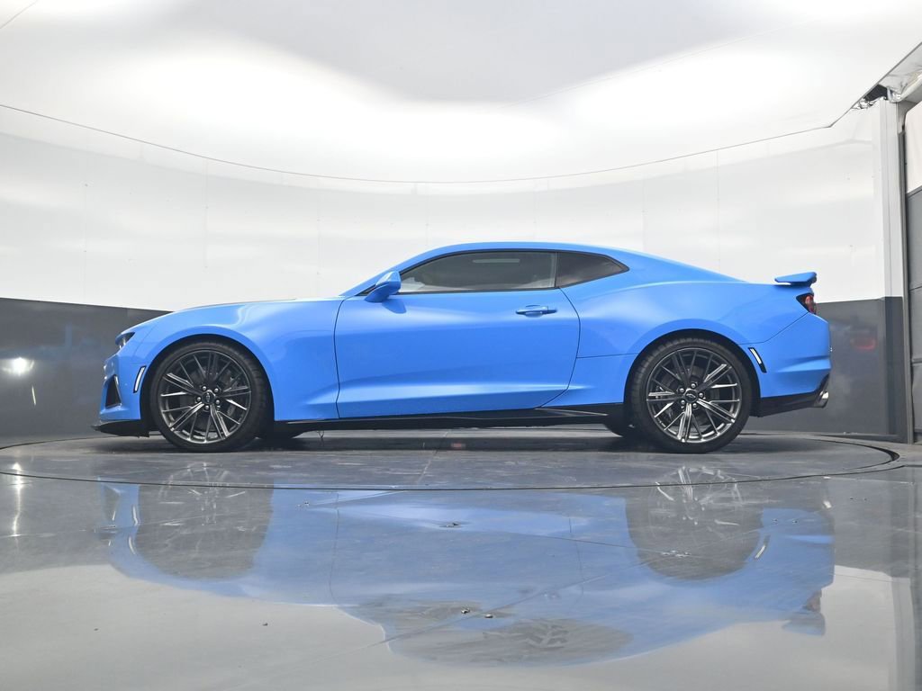 Used 2022 Chevrolet Camaro ZL1 image 13