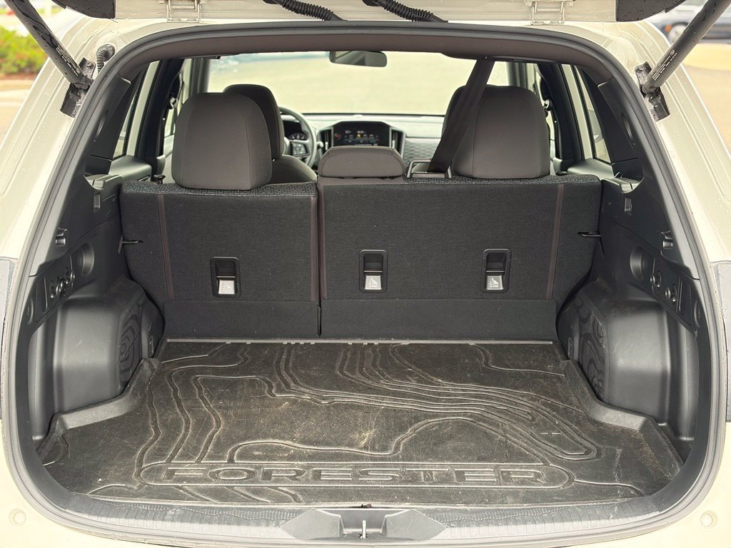 Used 2025 Subaru Forester Premium AWD/4WD image 9
