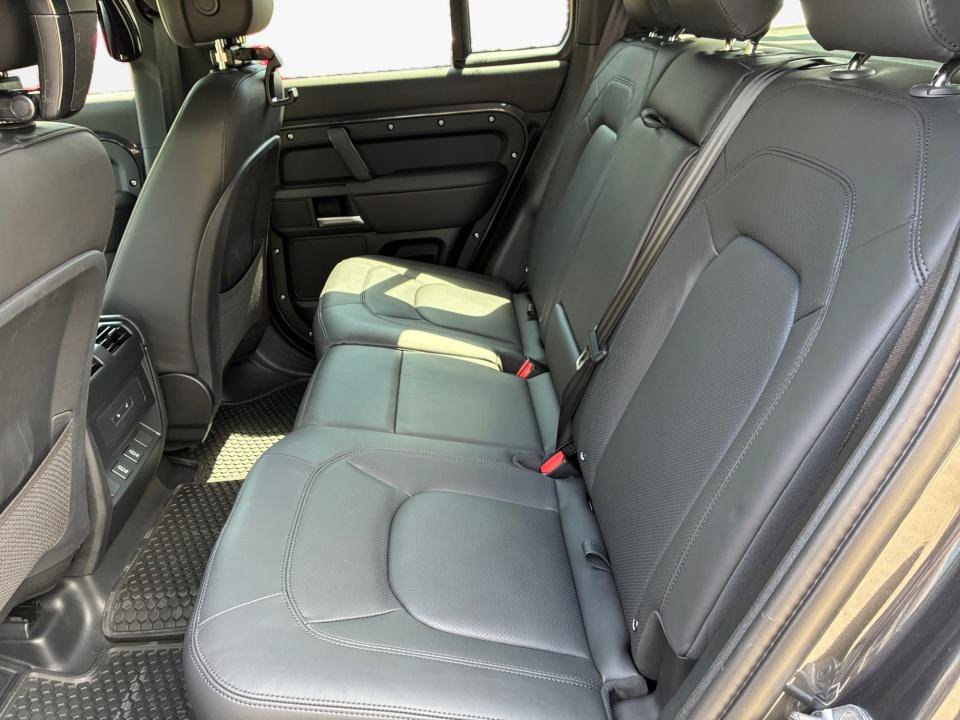 New 2026 Land Rover Defender 110 X-Dynamic SE AWD/4WD image 13