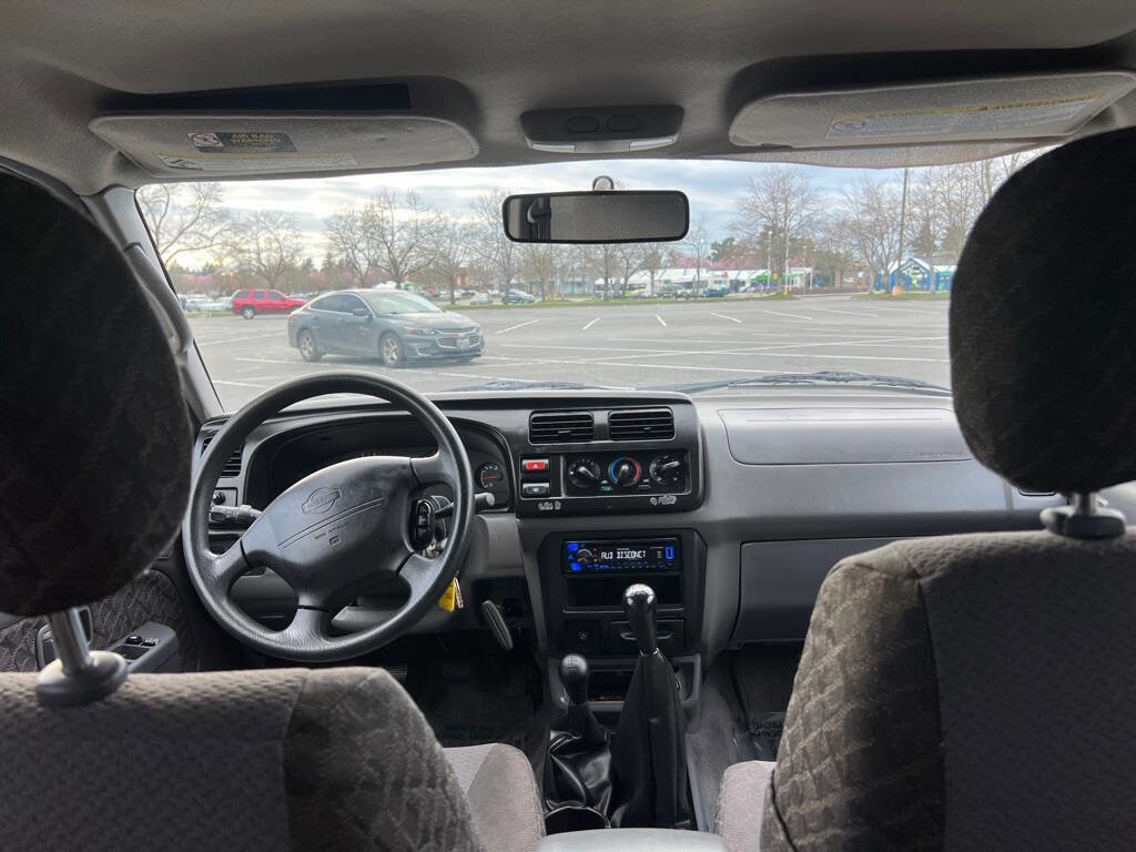 Used 2000 Nissan Xterra XE image 11