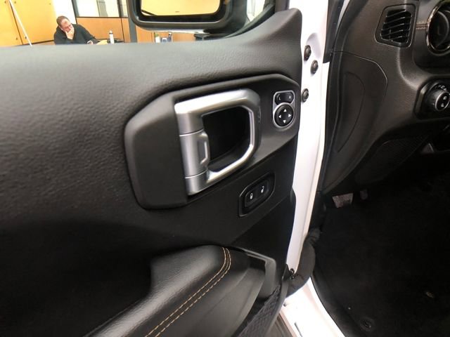 Used 2023 Jeep Gladiator Overland image 12