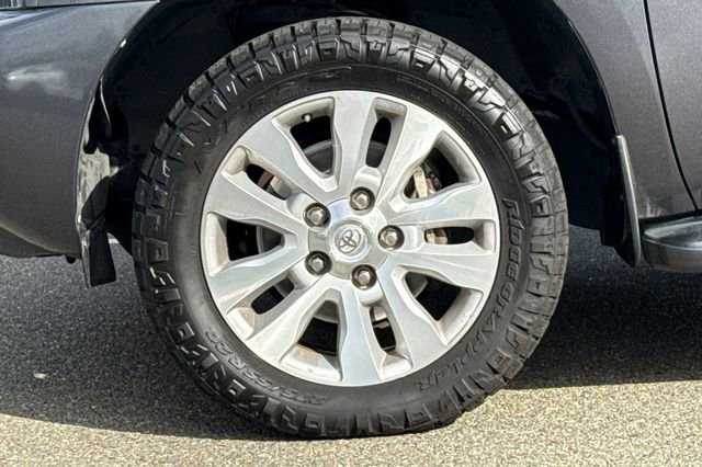 Used 2018 Toyota Sequoia Platinum w/ Carpet Mat Package AWD/4WD image 34