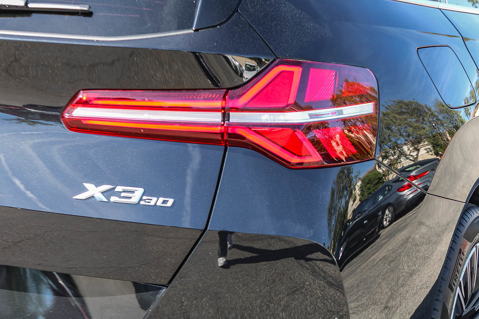 Certified 2025 BMW X3 xDrive30i w/ Convenience Package image 7