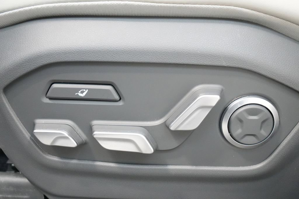 Used 2025 Hyundai Santa Fe Calligraphy image 17