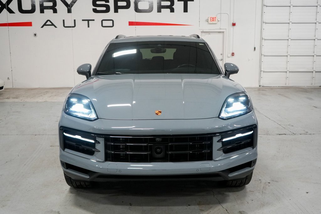 Used 2024 Porsche Cayenne image 5