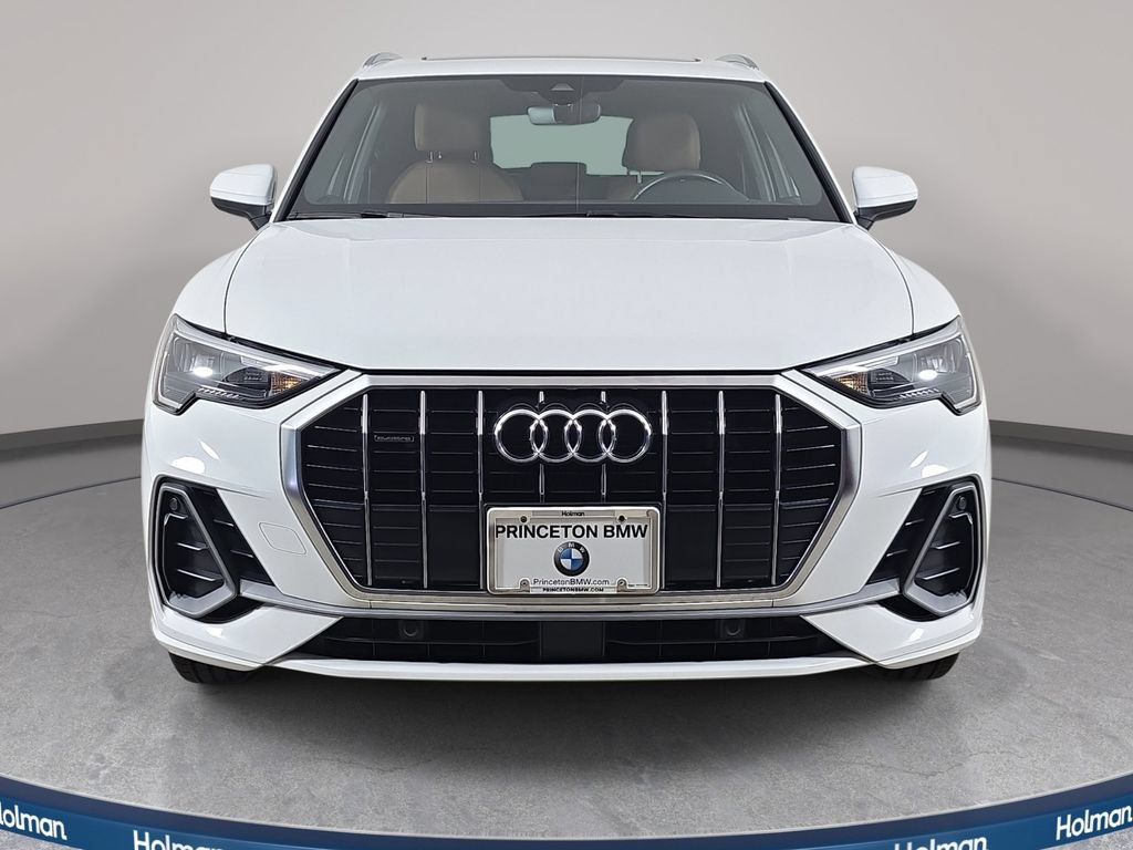 Used 2022 Audi Q3 2.0T Premium w/ Convenience Package AWD/4WD image 3