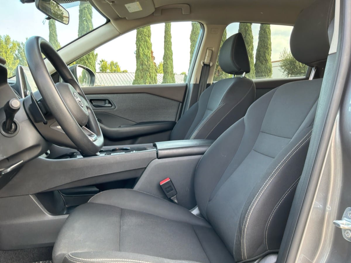 Used 2023 Nissan Rogue S FWD image 18