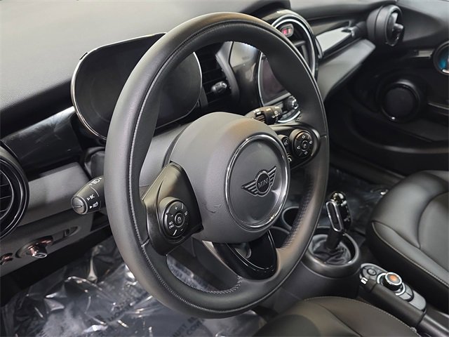 Used 2021 MINI Cooper 4-Door Hardtop w/ 6.5" Touchscreen Package image 14