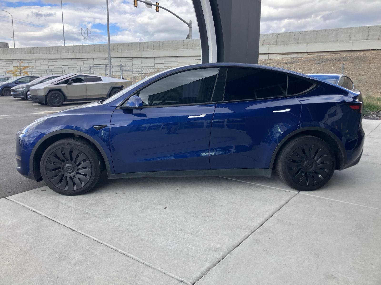 Used 2023 Tesla Model Y Long Range AWD/4WD image 5