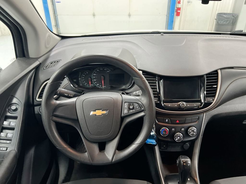 Used 2020 Chevrolet Trax LS FWD image 11