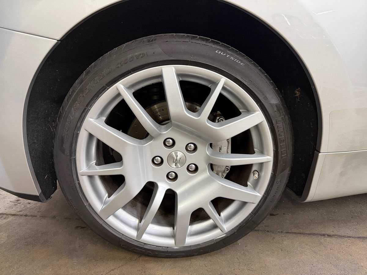 Used 2010 Maserati GranTurismo S RWD image 21