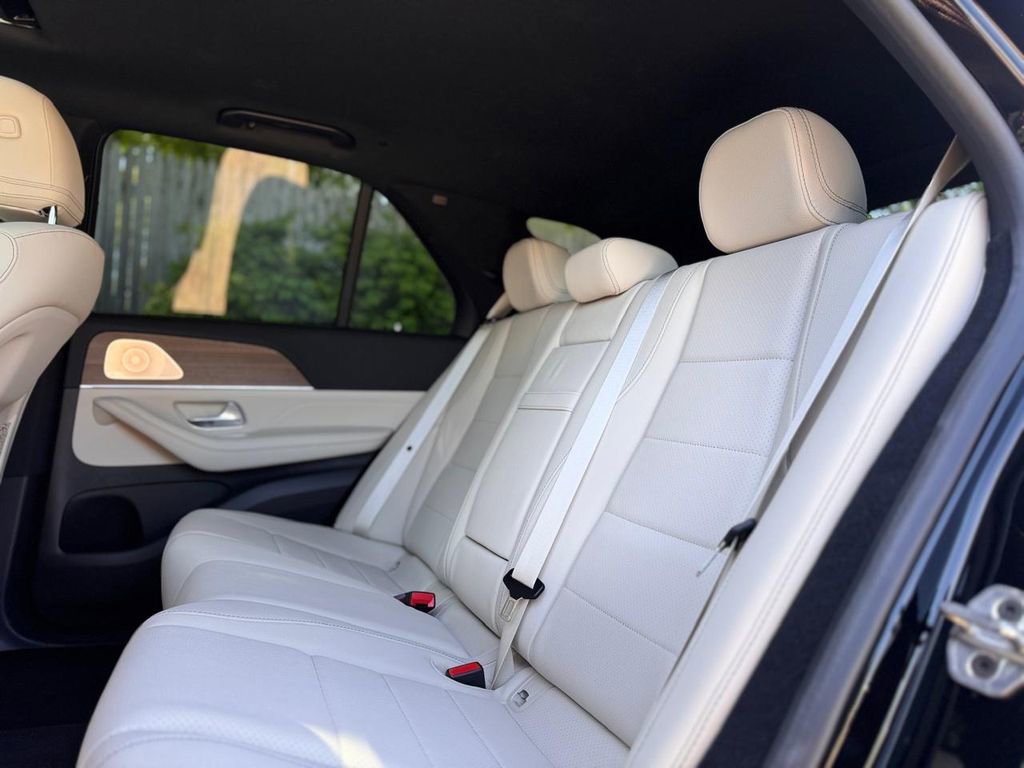 Used 2025 Mercedes-Benz GLE 450 4MATIC image 24